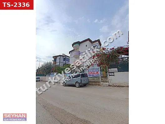 MERKEZİ KONMDA 13 ODALI BAHÇELİ TRİPLEX KURUMSAL FİRMALARA VİLLA