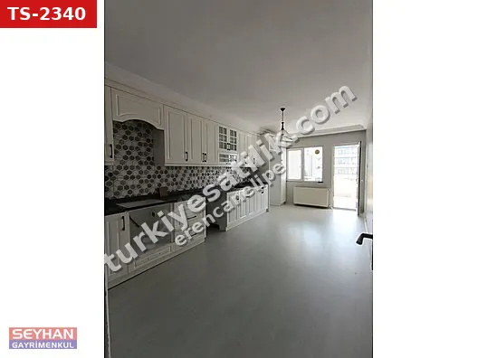 HOLİDAY OTEL CİVARINDA 4+1 DOĞALGAZLI YAPILI GENİŞ OTURMLU DAİRE