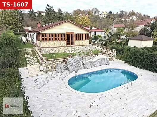 GÜRKAN GAYRİMEKUL BAYRAKTEPE MH. SATILIK HAVUZLU VİLLA